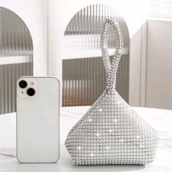 Elegant Silver Women's Bag - Picture 3 of 7